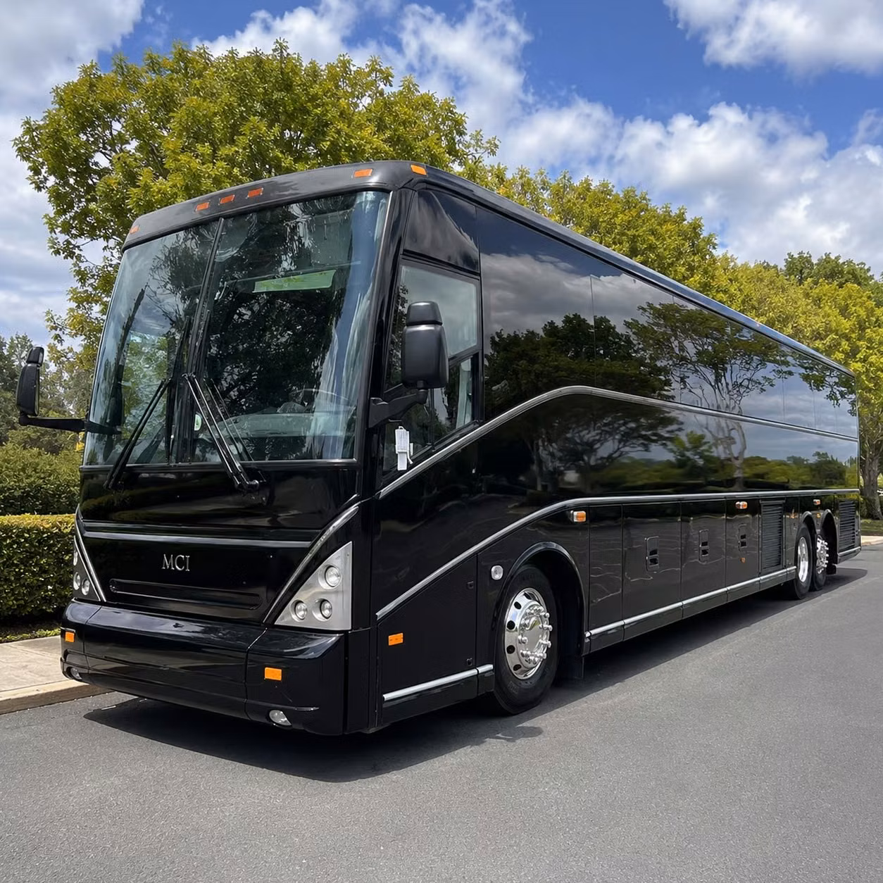 concert bus rentals to fivepoint amphitheatre and every major irvine venue